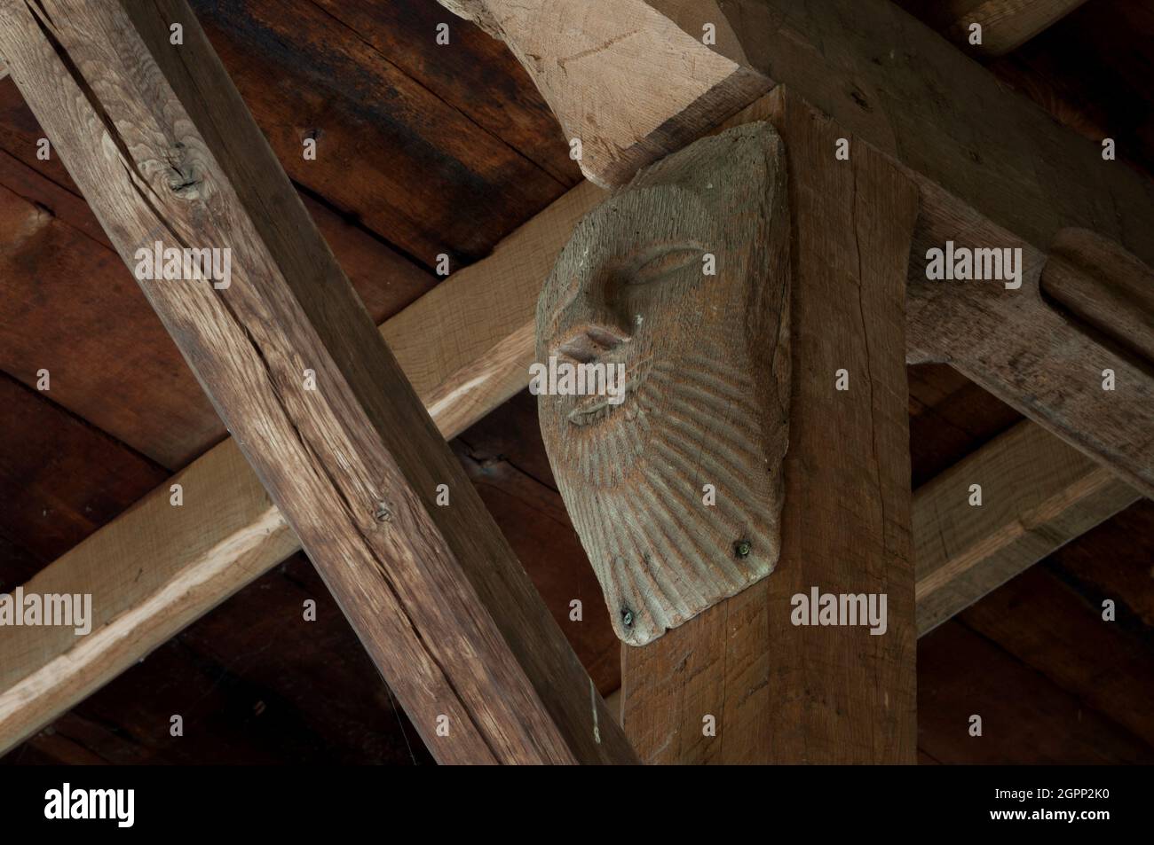 Holzschnitzerei in den Dachbalken, St. Peter`s Church, Horninghold, Leicestershire, England, VEREINIGTES KÖNIGREICH Stockfoto